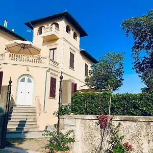 Lina , Castiglioncello Italia